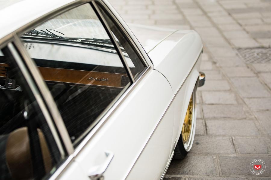 Детали экстерьера Audi 100 on Vossen Wheels (ERA-1) (C1) 2019 года  (фото 35 из 50)